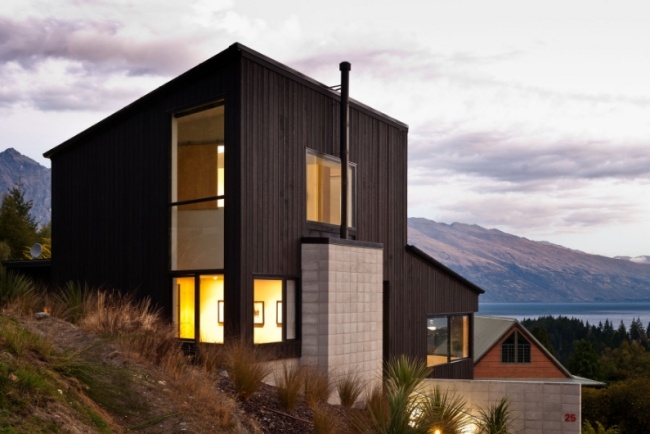 Arkitekter hus på bakke-bygget søudsigt cedertræ facadebeklædning