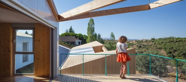 Gelænder moderne nybygningsvindue solbeskyttelse smukt landskab