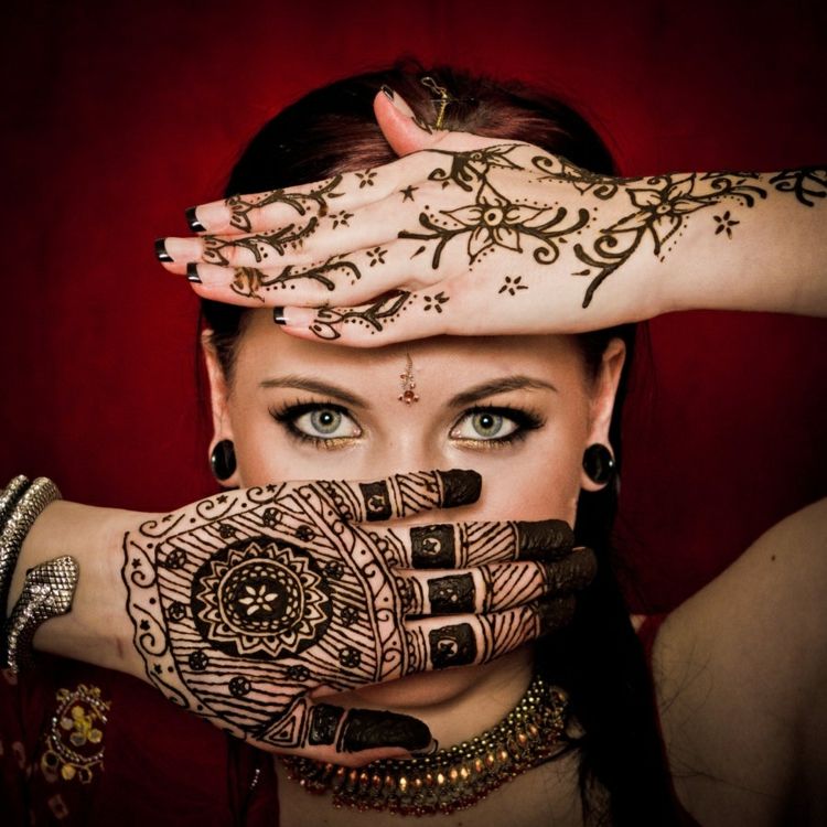 henna tatovering ideer hænder kvinder tradition indien