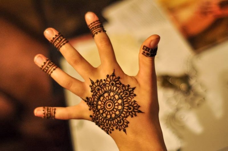 Henna-tatovering-håndmalet