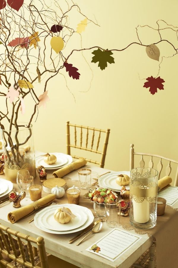Festlig dekoration - til efterårsgrenbuket - tinkerblade med farvet papir