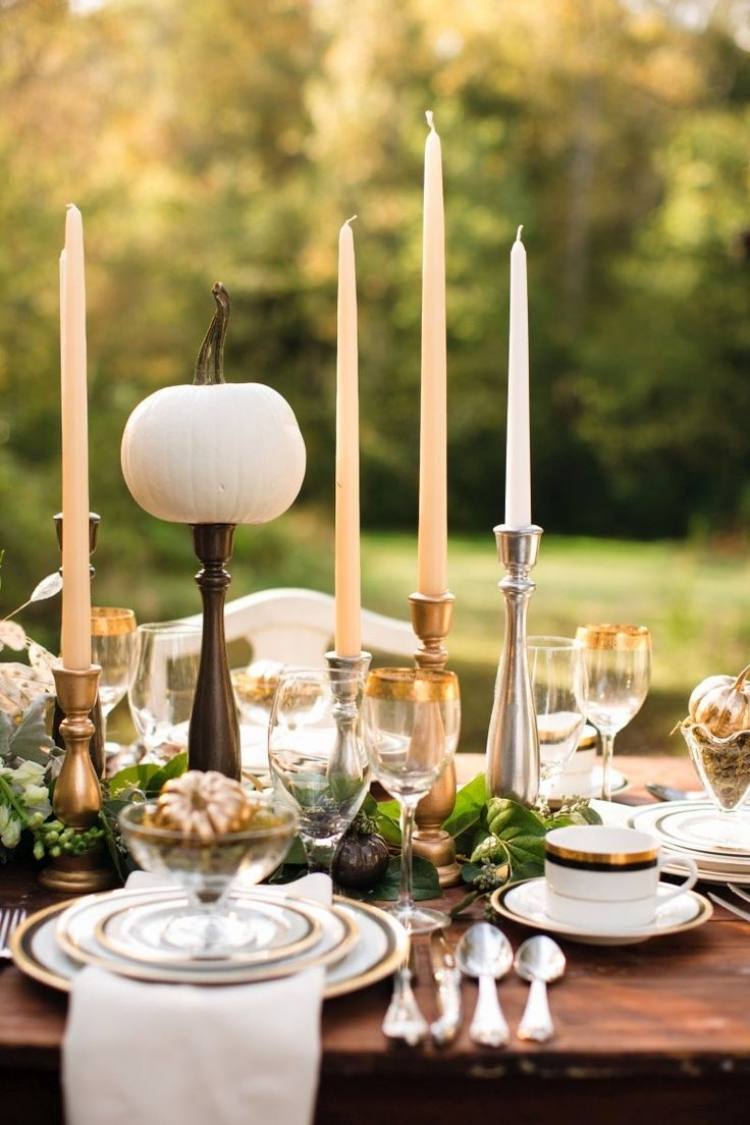 efterår-kurbis-stå-deco-bord-dekoration-elegant-lysestage-forsølvet-hvid