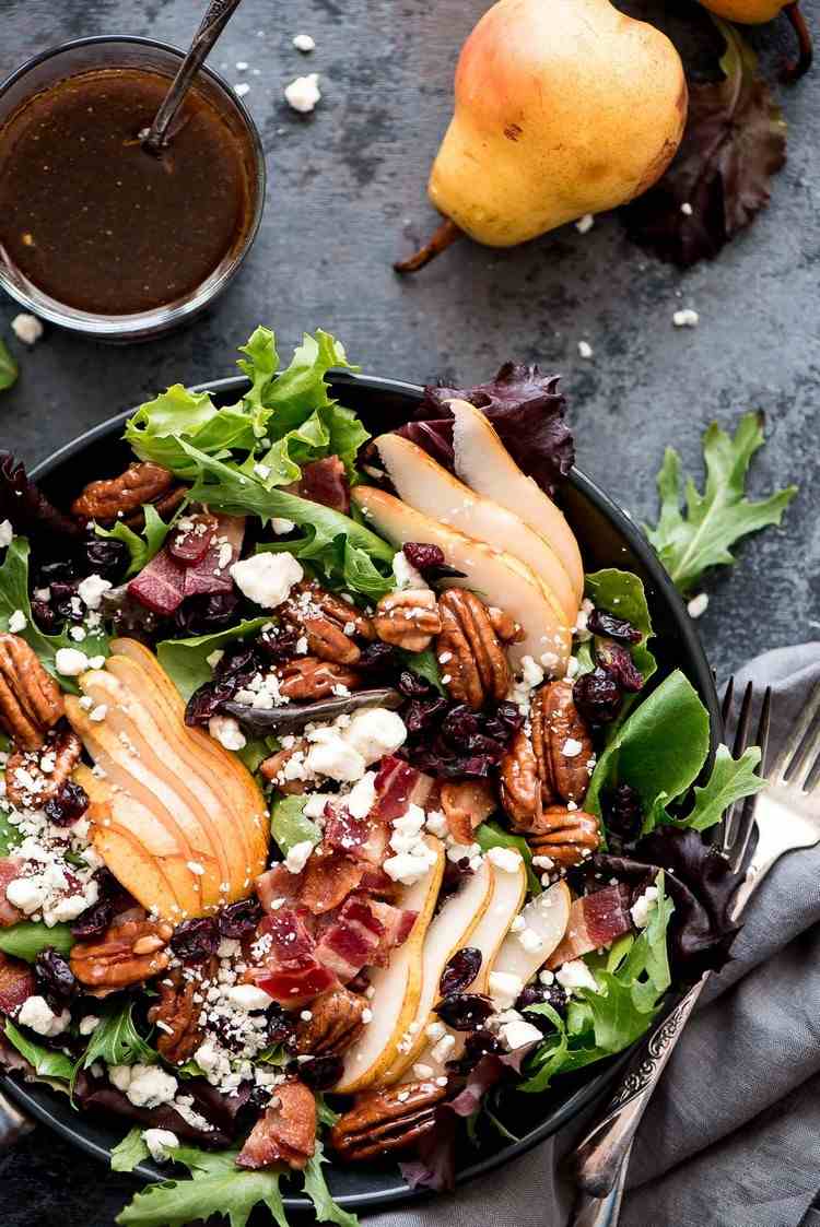 Couscous salat efterårsopskrifter med pærer som dressing til bladsalat