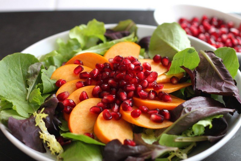 Efterårs salat Granatæble spinat fersken opskrift