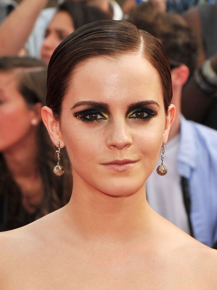 farver-efterårstype-kvinder-make-up-mørke-øjne-smokey-øjne-ekstravagant-guld-emma-watson