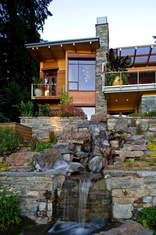 hus-natursten skorsten-bygget på klippen naturligt udseende vandfald