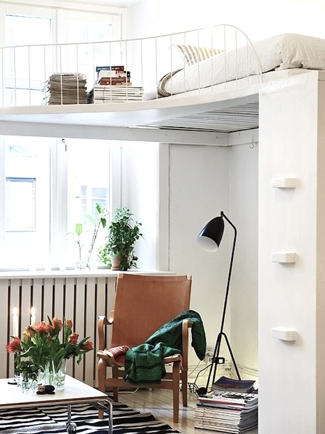 Loft-design-voksne-metal-gelænder-læsning-hjørne-nedenunder