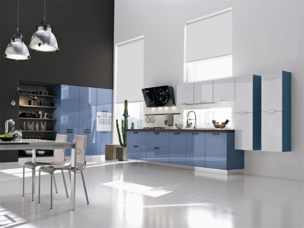 Højblank køkkener lakeret Stosa-Cucine blå og hvid