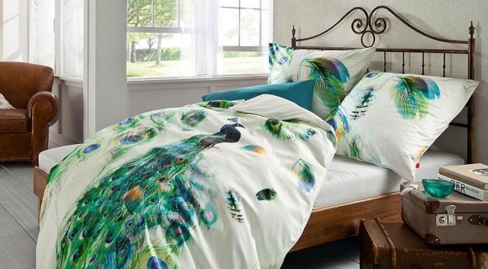 Soveværelse-blomster-sengelinned-chic-print-motiver-påfugl-mønstre-let-pleje-åndbar