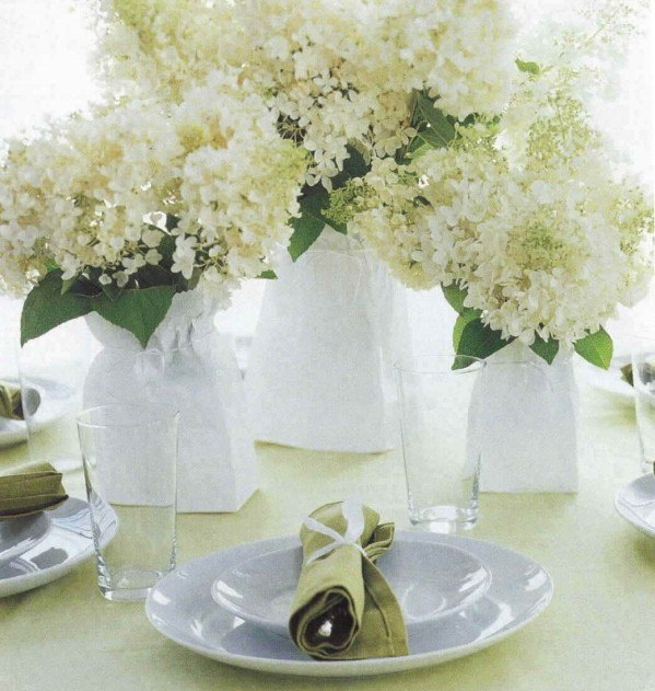 blomster-idé-hvid-bord-dekoration-design