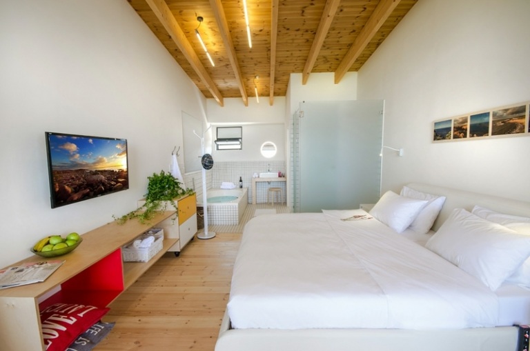trægulv loft soveværelse idé brusebad åben seng design komfort