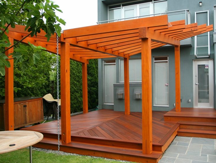 træ pergola bygge moderne-design-skrå-bjælke-terrasse