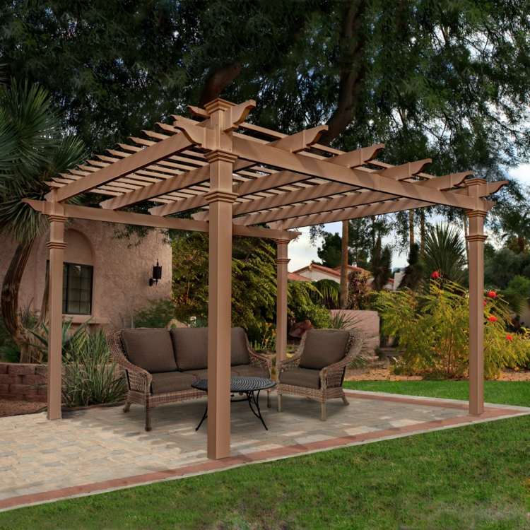 træ-pergola-bygning-idé-design-diy-lounge-brun-polstring