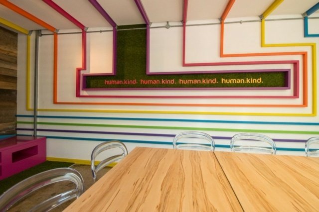 Rainbow farver træbjælker PPS Architects