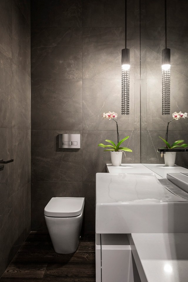 lille-badeværelse-ideer-moderne-puristisk-badeværelse-møbler-vægmonteret-toilet