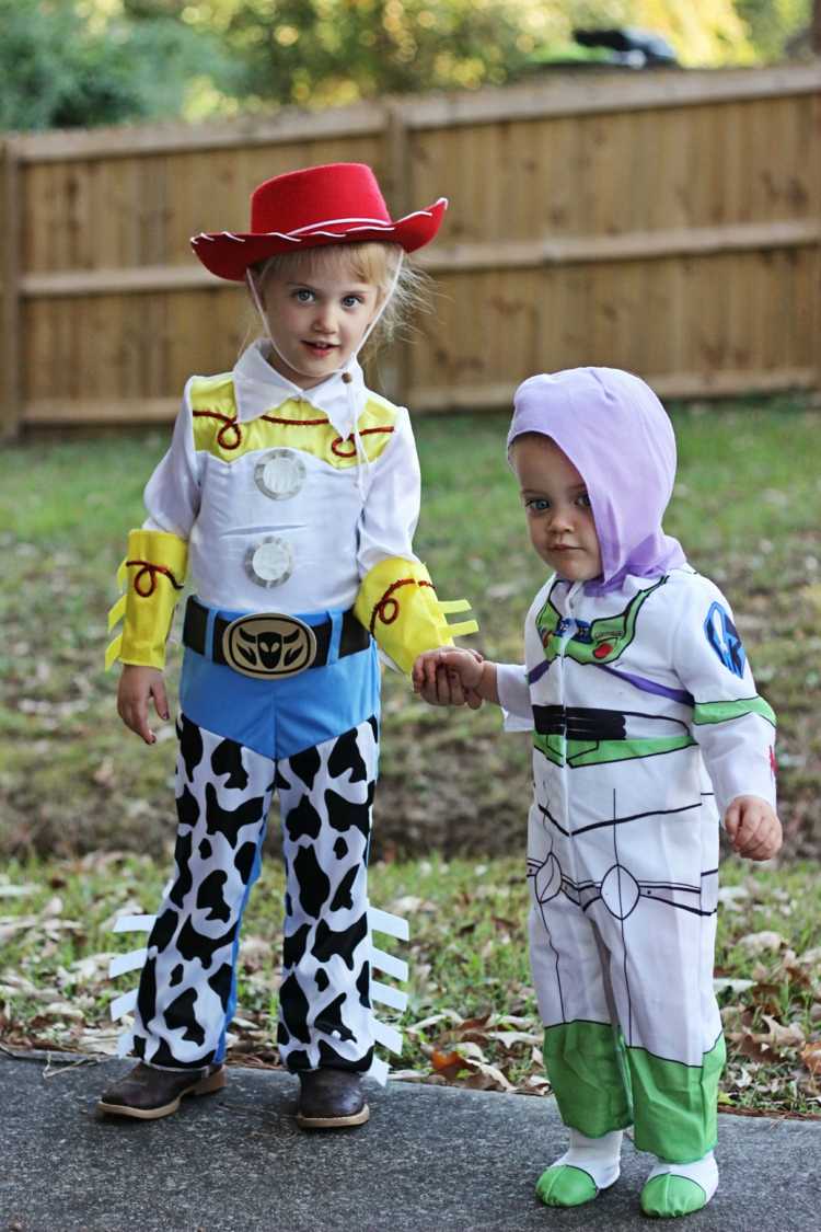 karneval-kostumer-til-børn-legetøj-historie-buzz-woody-cowboy-idé