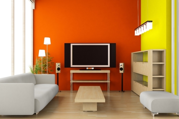 stue design med farve vægge rød-gul
