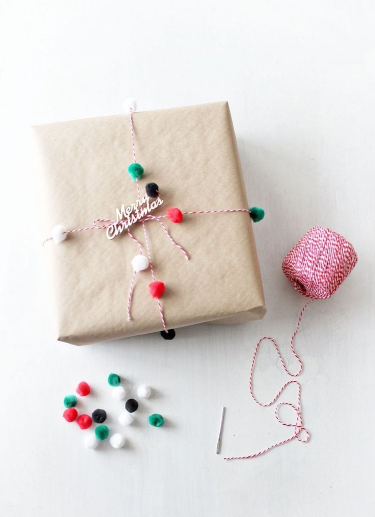 pille med uld jul passende julepynt hvad kan du lave med uldgaveemballage pomponer garntrådnål