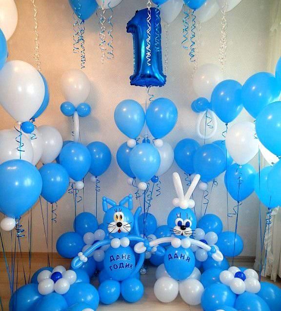 Decorarea camerei cu baloane pentru un băiat de un an