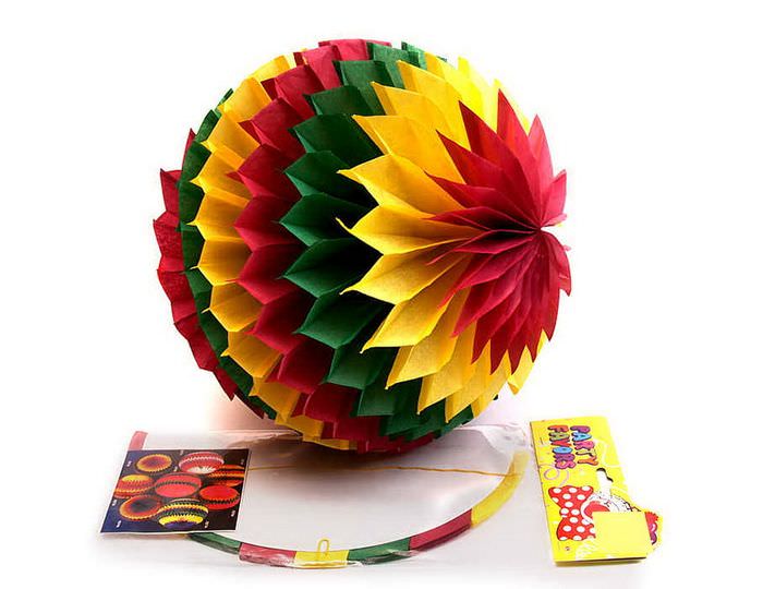 Ferdiglaget papirball for dekorering av et rom