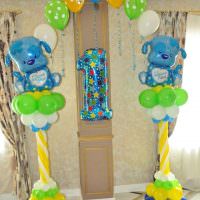 Arc de baloane în cinstea băiatului de ziua de naștere