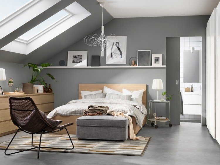 ikea-rattan-møbler-soveværelse-grå-lænestol-plast-brun-beige-radviken