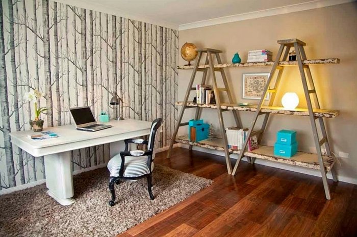 hjemmekontor-møbler-eklektisk-væg-dekoration-tapet-træer-mønster