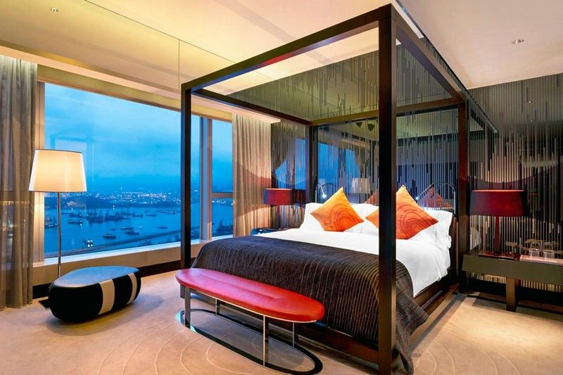 Interiør-ideer-soveværelse-seng baldakin-glasvæg
