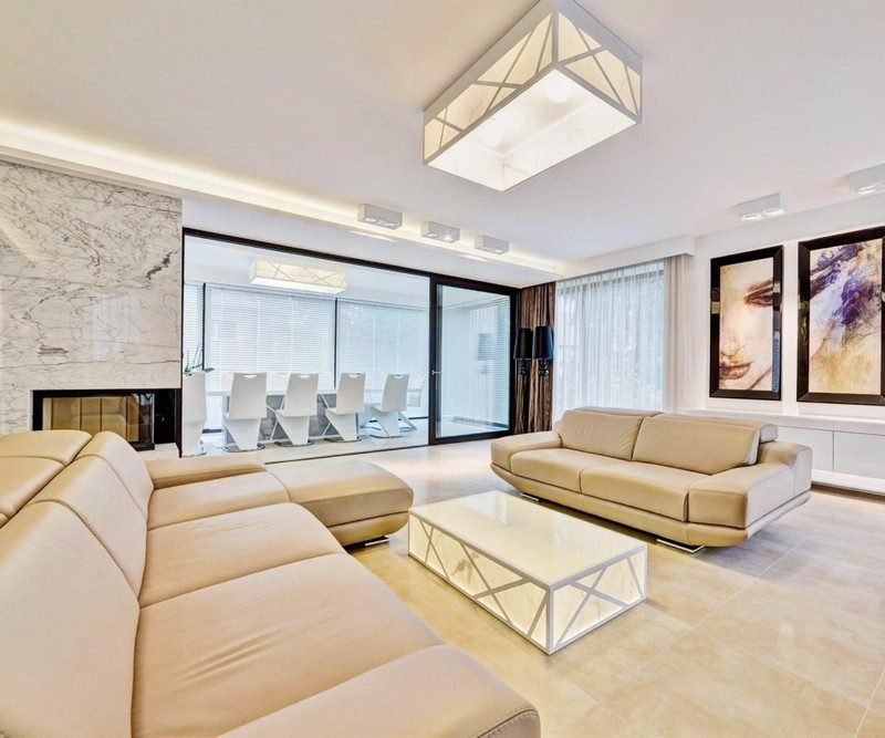 Interiør-ideer-sofabord-glasplade-marmor-pejs surround
