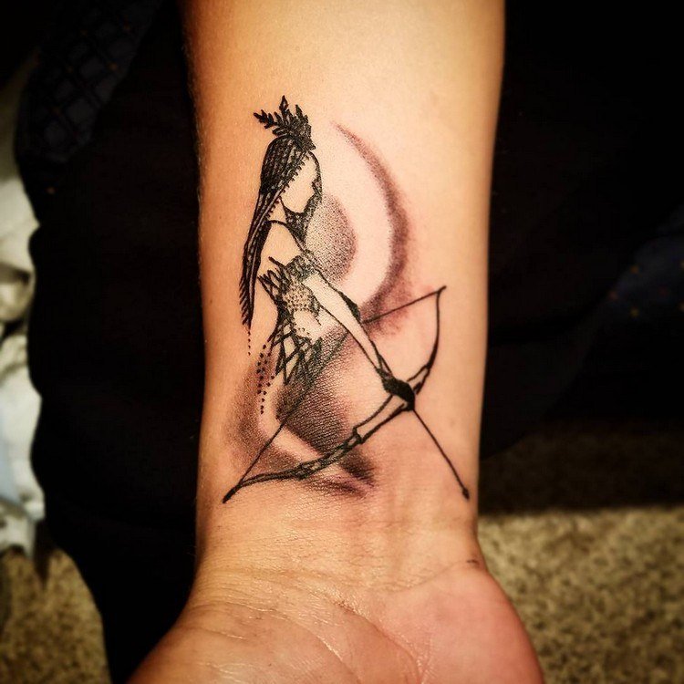 stjernetegn tatovering kvinde skytten håndled