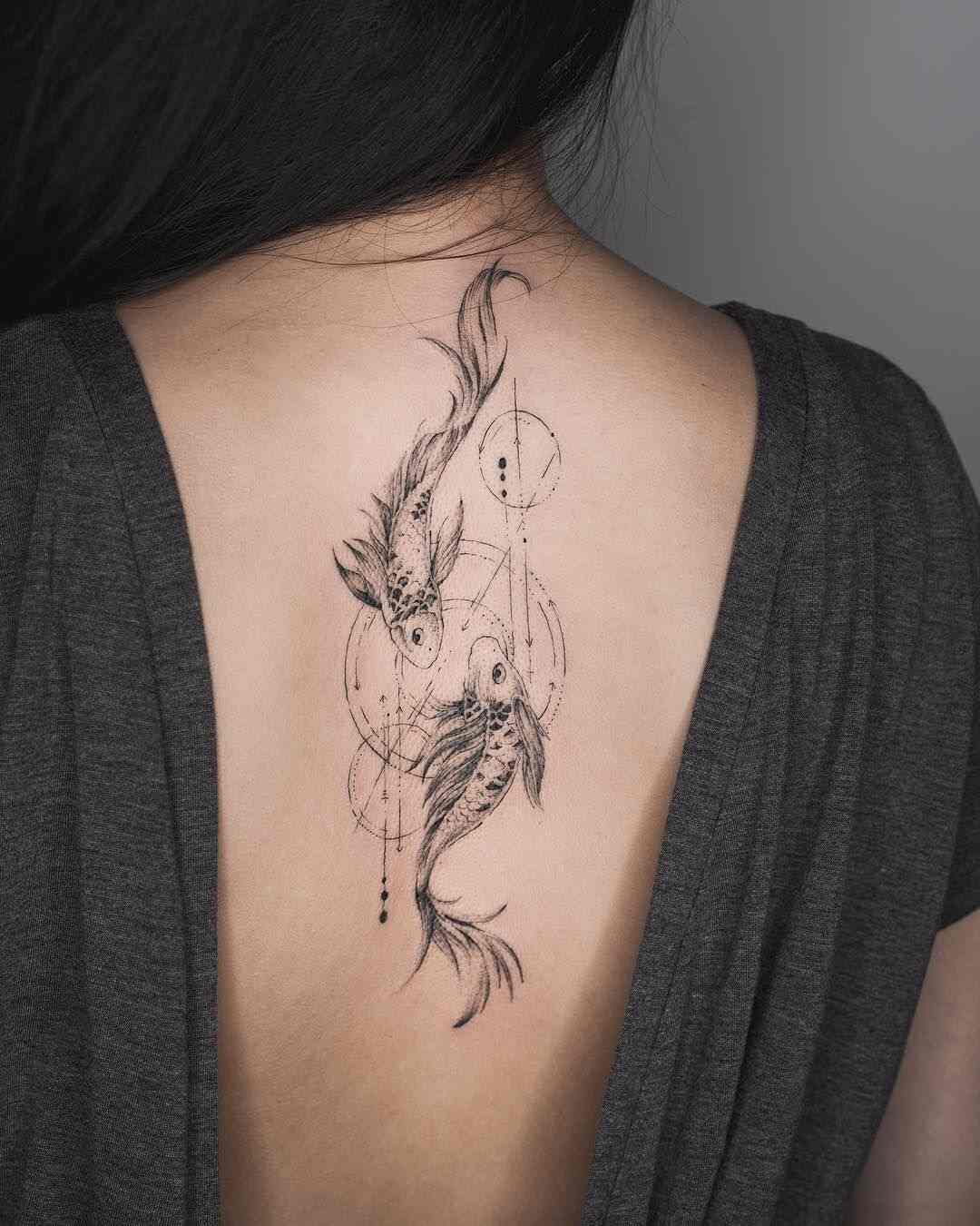 Zodiac tatovering fisk tilbage tatovering ideer tatovering design tatovering tendenser kvinder