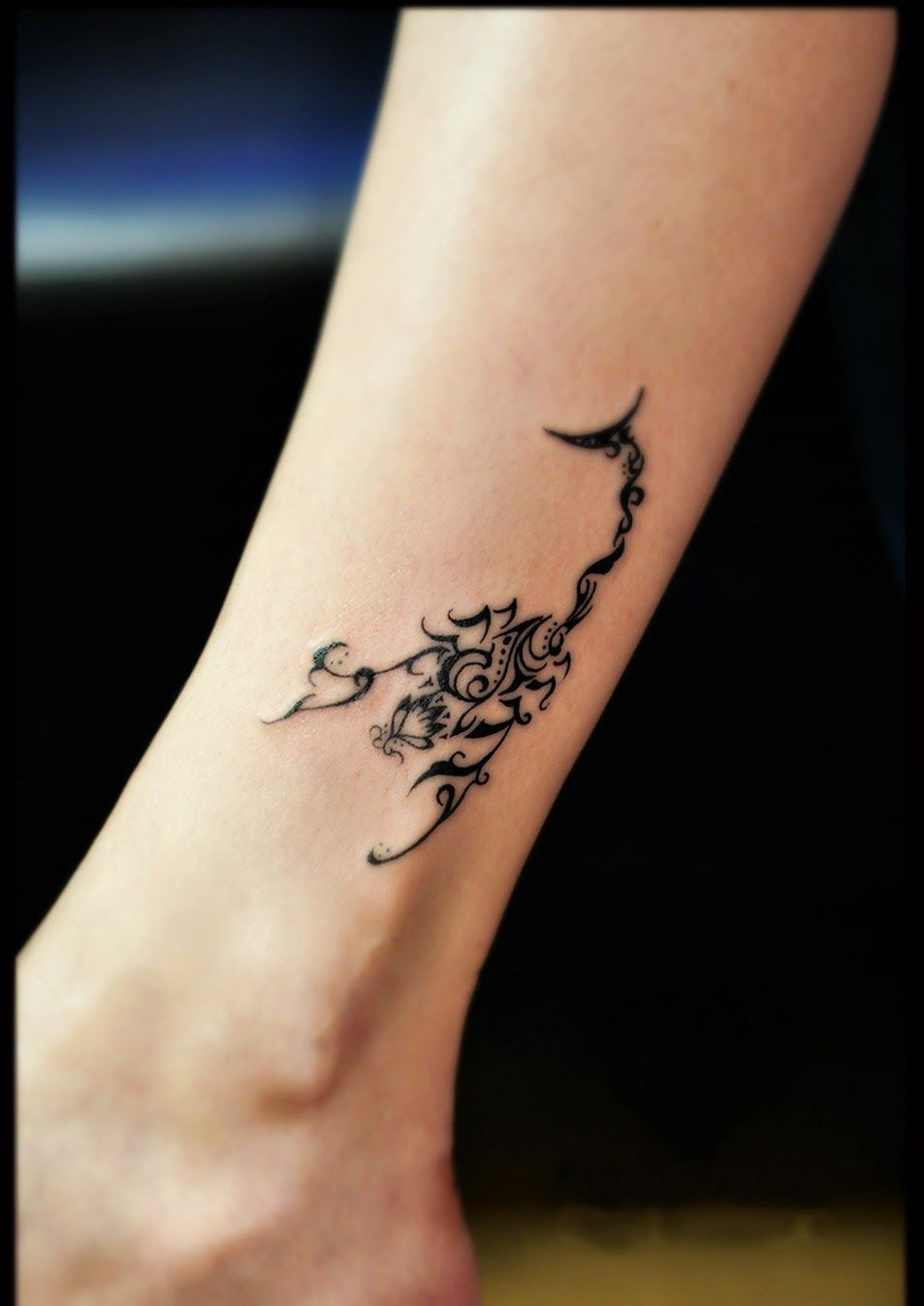 Zodiac Tattoo Scorpion Ideas Foot Tattoo Pain Abstrakt tatoveringsdesign