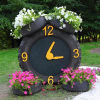 Flowerbed-clock från gamla däck