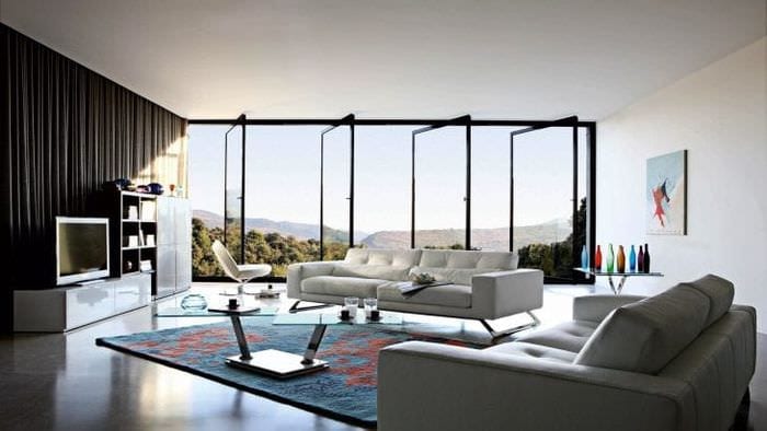 Prostorný obývací pokoj v minimalistickém stylu