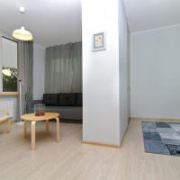 Interiorul unui apartament cu o cameră în stilul minimalismului