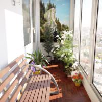 Пейка за почивка на остъкления балкон