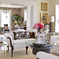 Klasický nábytok s bielym čalúnením