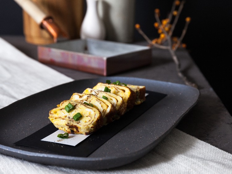 Tamagoyaki opskrift japansk ægvalset omelet morgenmad frokost specialpande