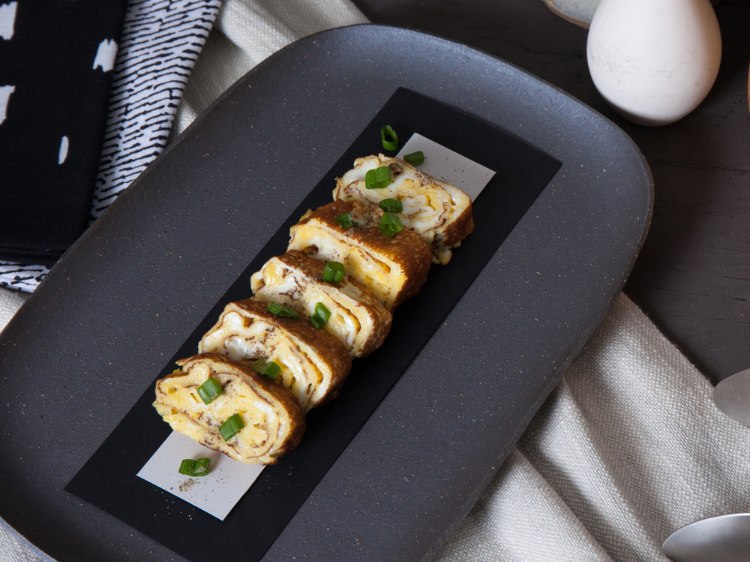 japansk omelet tamagoyaki rullet opskrift ingredienser enkle