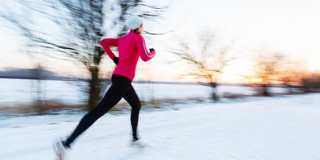 Drift vinter regnfuld vejrbestandig jogging for begyndere