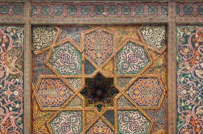 Koristeellinen paneeli sisustukseen Marokon tyyliin