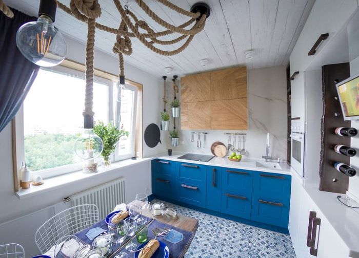 קישוט חלל המטבח של דירה עירונית בסגנון ימי