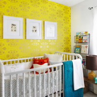 טפט צהוב בחדר הילדים לתינוק