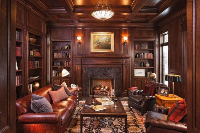Интериор на домашна библиотека в класически стил
