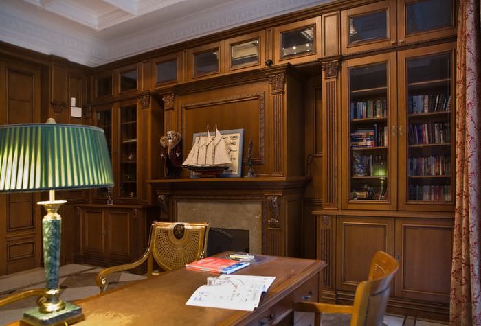 مكتبات مصنوعة من الخشب الطبيعي