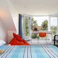 עיצוב חדר ילדים בעליית הגג עם מרפסת