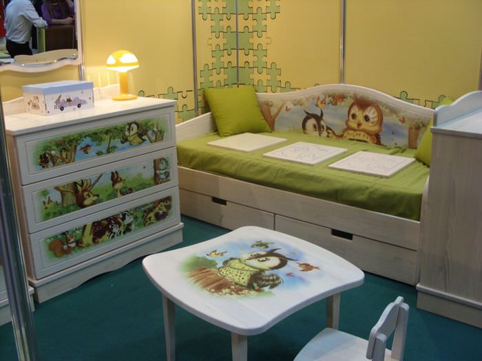 DIY möbeldekoration i barnkammaren