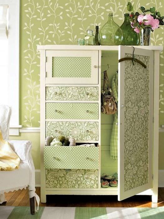 DIY baby locker dekor