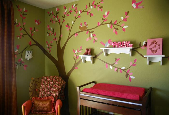 Papirtræ på væggen i børneværelset