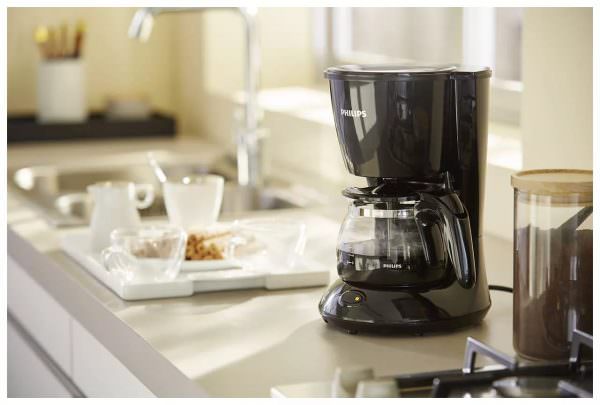 Inhemska kaffebryggare är vanligtvis kompakta och tar inte mycket plats.